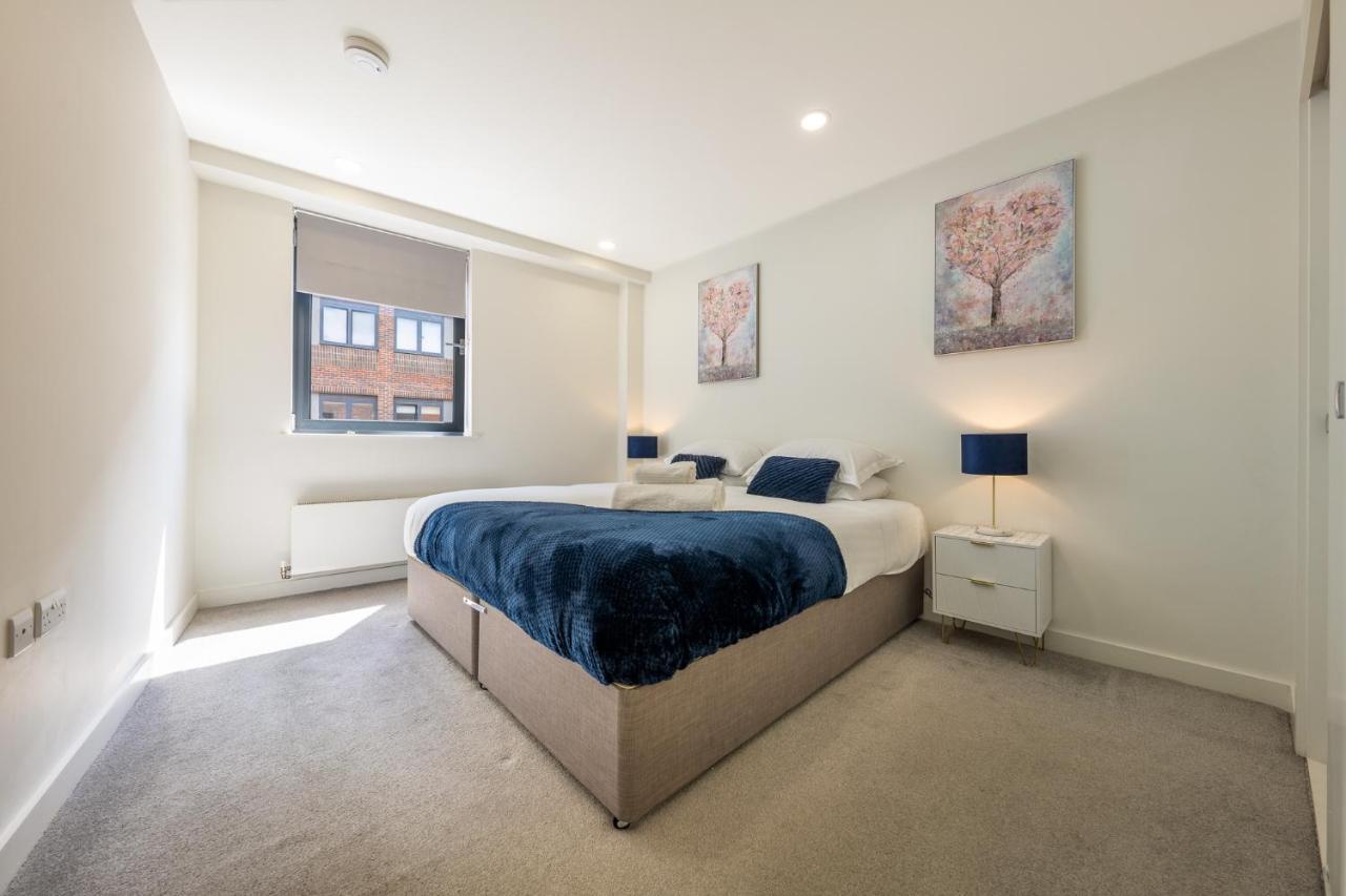 Luxury One Bedroom Serviced Apartment In The Heart Of Bedford Bagian luar foto
