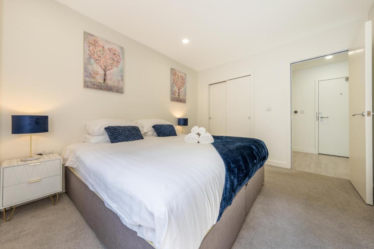 Luxury One Bedroom Serviced Apartment In The Heart Of Bedford Bagian luar foto